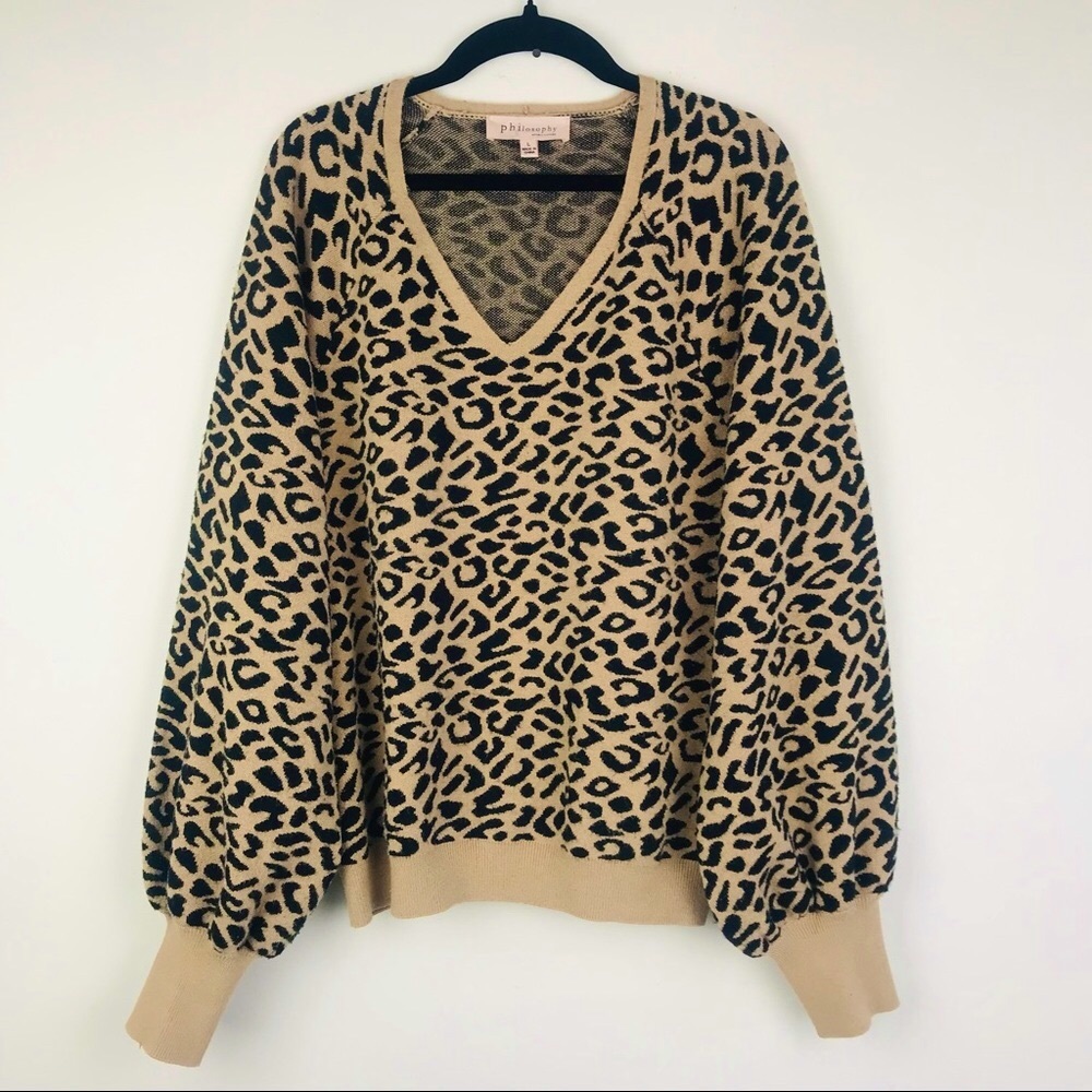 Philosophy || V-Neck Cheetah Patterned Bell Sleeve Sweater Size Large